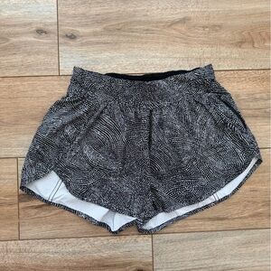 Lululemon Tracker Short V *4" Sz8
